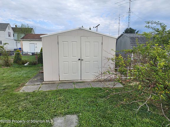 3rd image of 582-586 Shawnee St