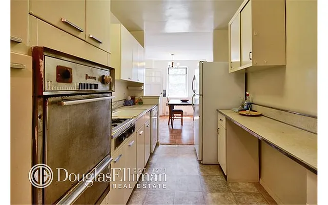 Sold by Douglas Elliman | media 14
