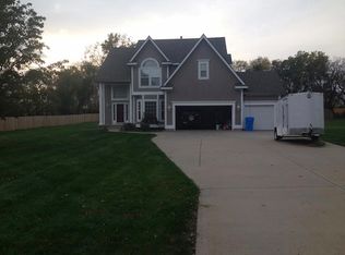 17645 169th St, Basehor, KS 66012