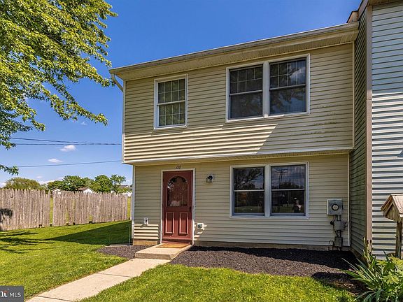 2nd image of 110 Seneca Pl