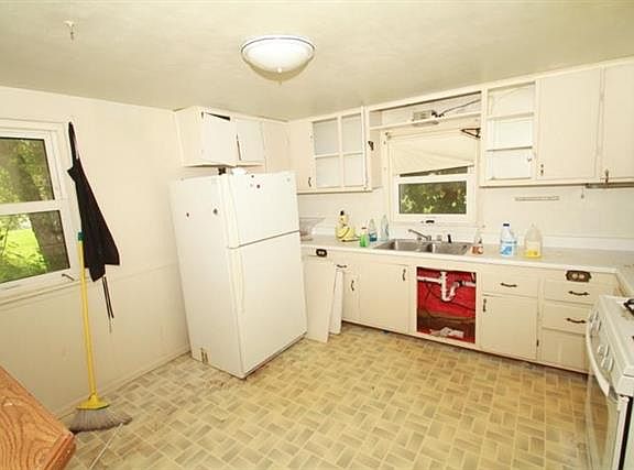 5th image of 920 Glen Forest Dr