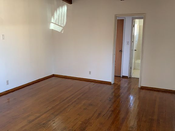 4th image of 431 S 11th St APT 6