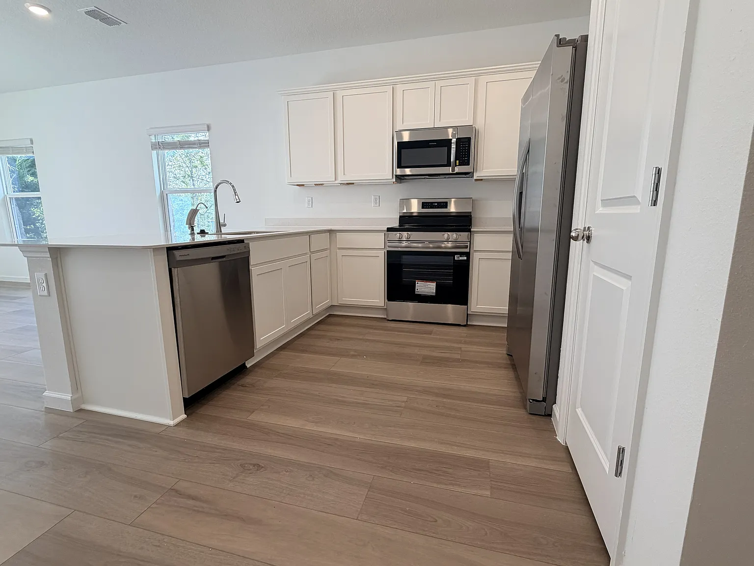 4 bed, 1558 sqft, $2,050 — Photo 4