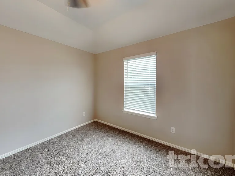 2305 Denmark Ln — Photo 9