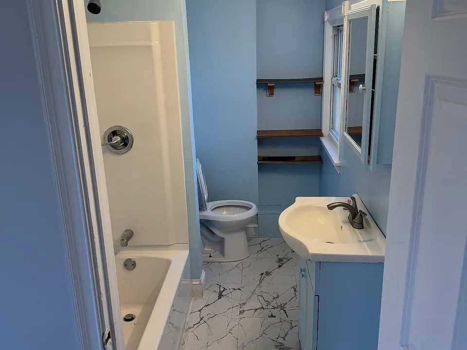 40 E Kidder St #3