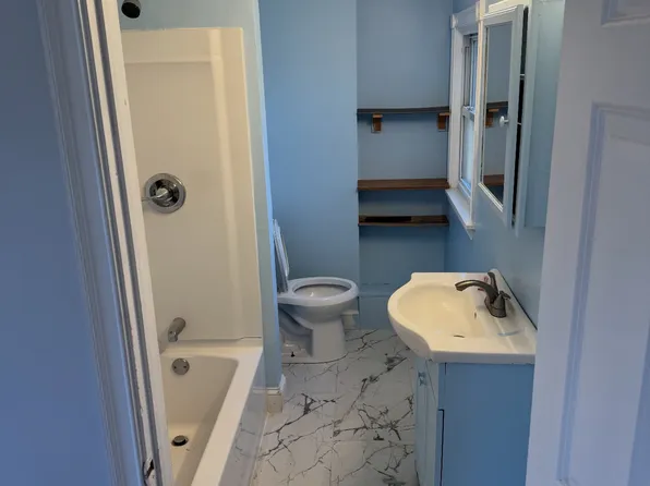 40 E Kidder St APT 3, Portland, ME 04103