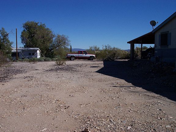 4th image of 801 N Darmitt Ave