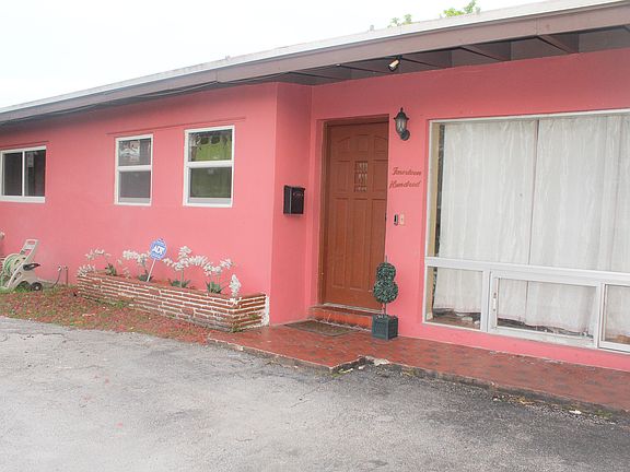 3rd image of 1400 NE 202nd St