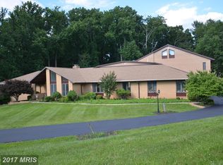 13025 Heil Manor Dr, Reisterstown, MD 21136