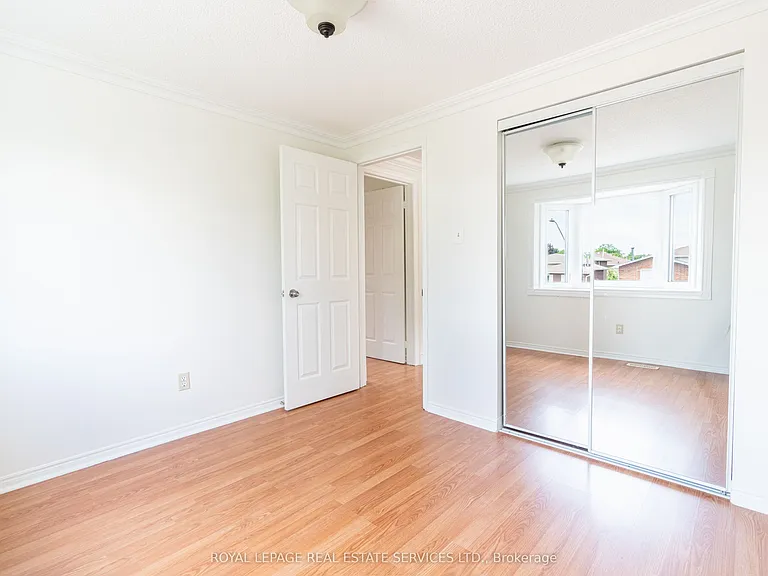3301 Cambourne Cres — Photo 21