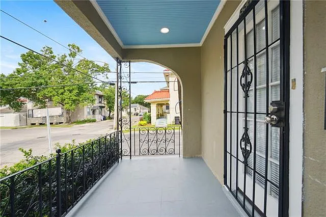 3 bed, 2.0 bath, 1266 sqft, $2,250 — Photo 2