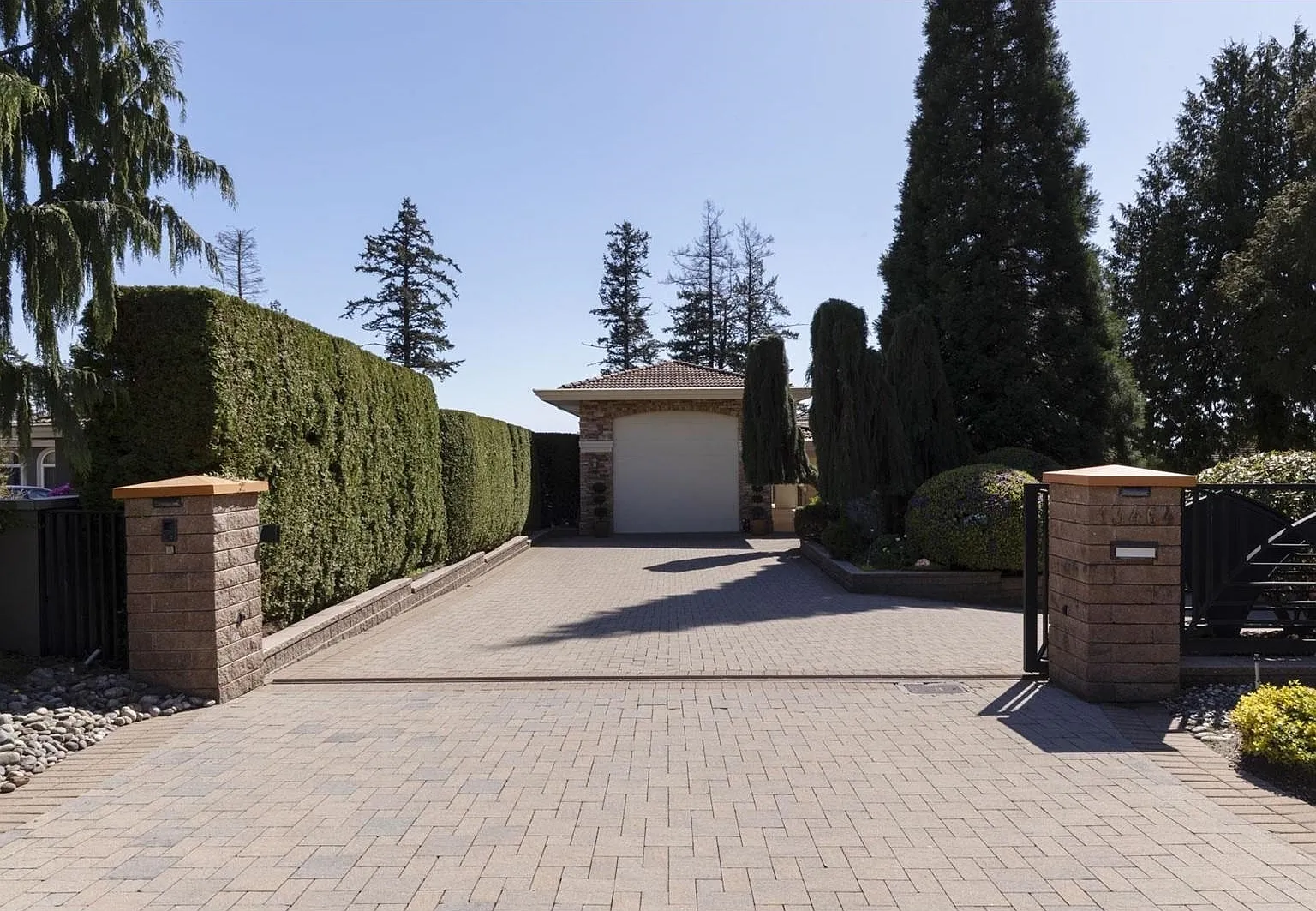 6 bed, 7000 sqft, $9,800 — Photo 3