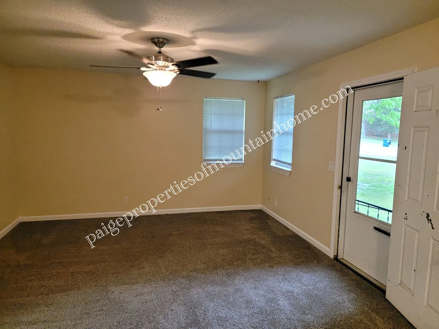 316/318 Newton Ave — Photo 2
