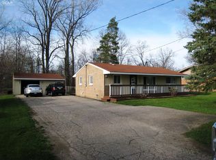 2458 N Long Lake Rd, Fenton, MI 48430