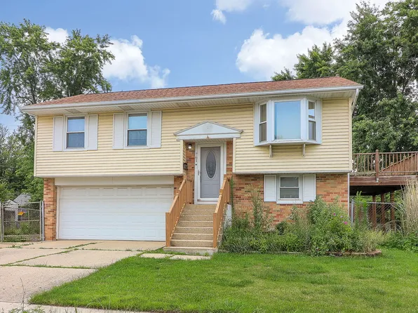 761 Geneva Ave, Romeoville, IL 60446