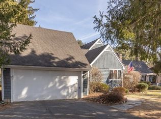 526 Station Rd, Amherst, MA 01002