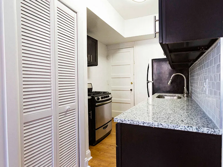 4400-10 N. Ashland Ave. / 1600-10 W. Montrose Ave. — Photo 15