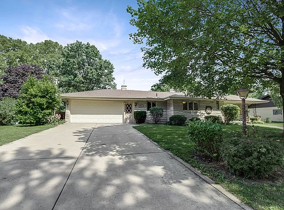5th image of 500 Bevan Dr E