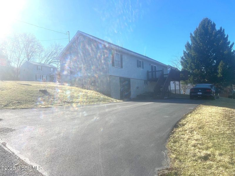 3rd image of 175 New Turnpike Road