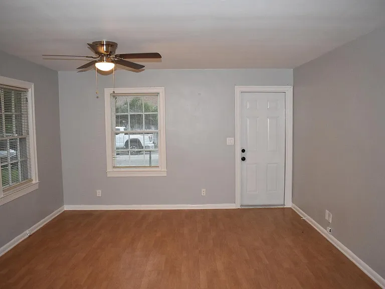 940 Bignonia Rd — Photo 2