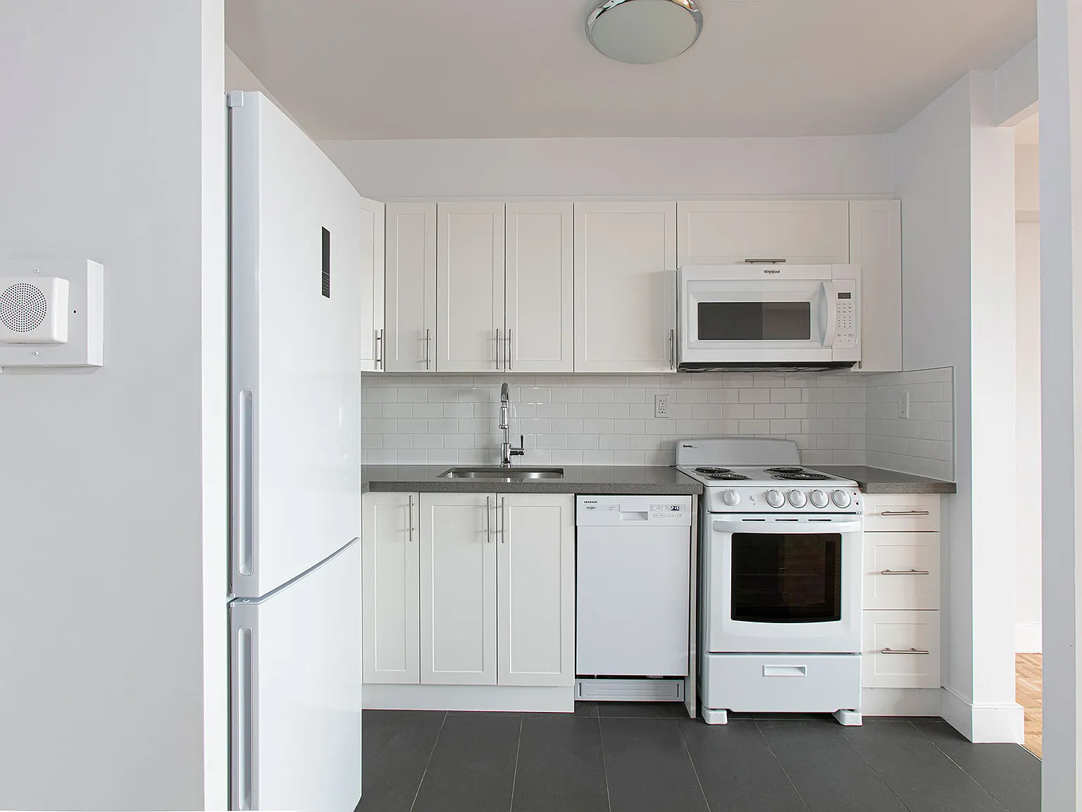 666 Spadina Ave — Photo 3