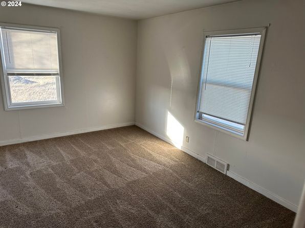 5845 NW King Ln, Culver, OR 97734