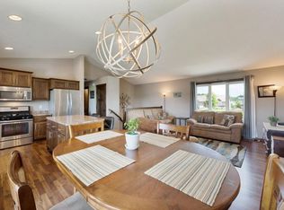 1095 3rd St SW, Delano, MN 55328