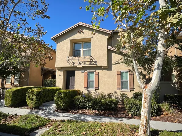 14582 Monet Dr, Corona, CA 92880