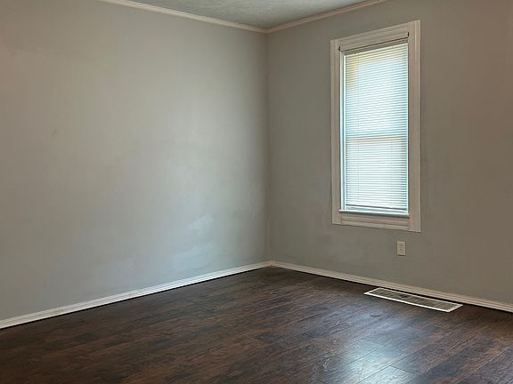 4th image of 3230 W 31st St #1