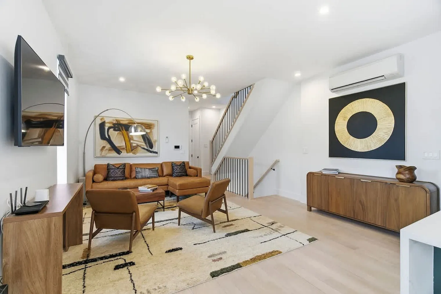 3 bed, 2.0 bath, 1797 sqft, $6,993 — Photo 2