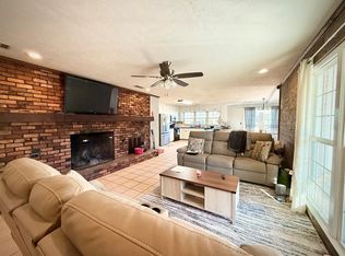 201 Burketts Ferry Rd, Hazlehurst, GA 31539