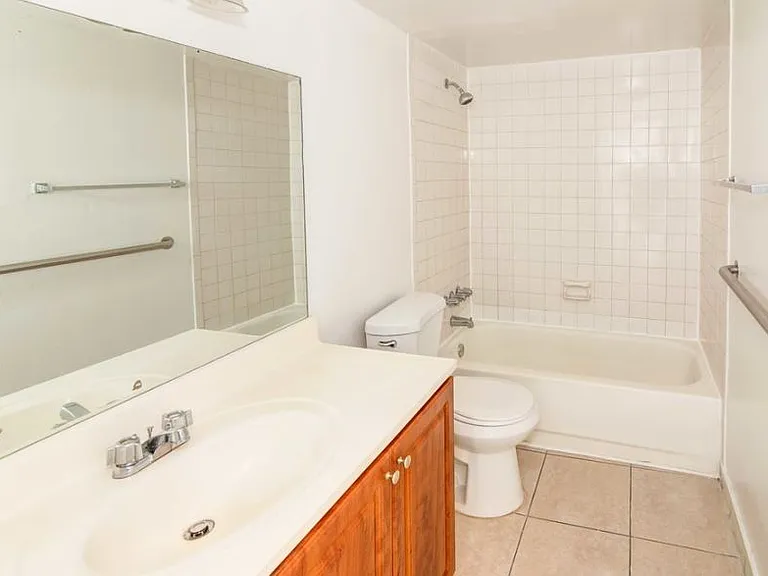 LAUDER RIDGE GARDEN APARTMENTS — Photo 38