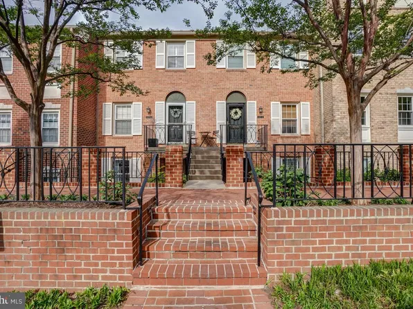3275 Sutton Pl NW APT C, Washington, DC 20016