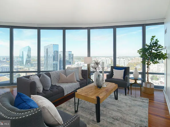 2101 Market St Unit 2302, Philadelphia, PA 19103