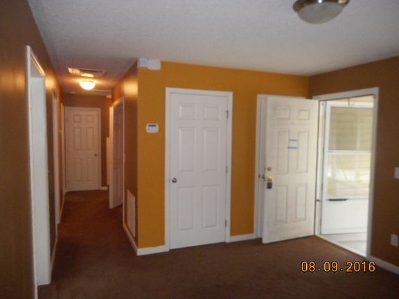 5th image of 10115 Underwood Ave