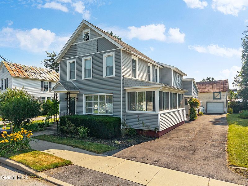 2nd image of 8 Newton Avenue