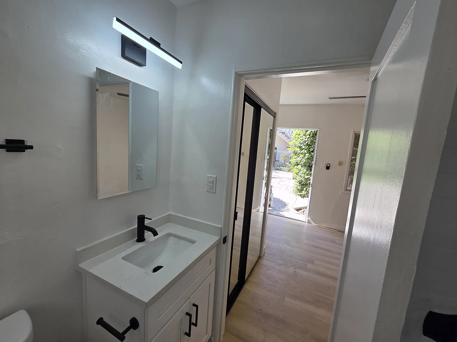 628 Veteran Ave — Photo 3