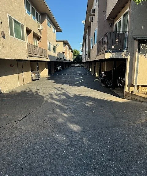 Foothill Manor — Photo 6