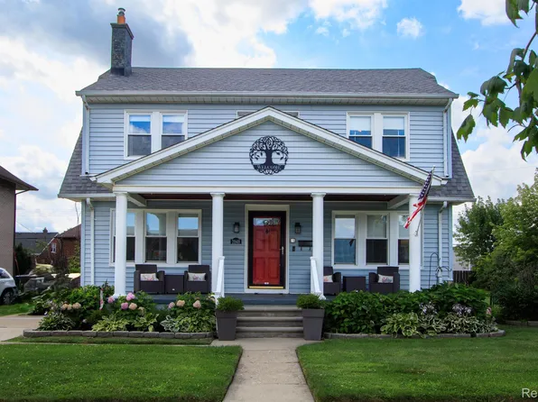 2848 Riverside Dr, Trenton, MI 48183