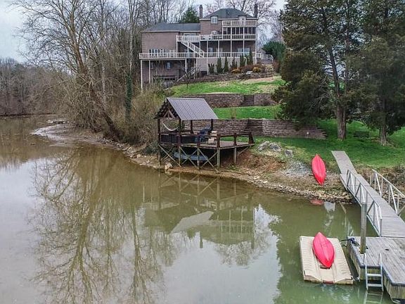 4th image of 3600 Lakeshore Dr