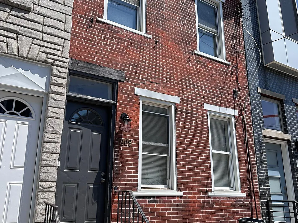 1909 Fernon St
