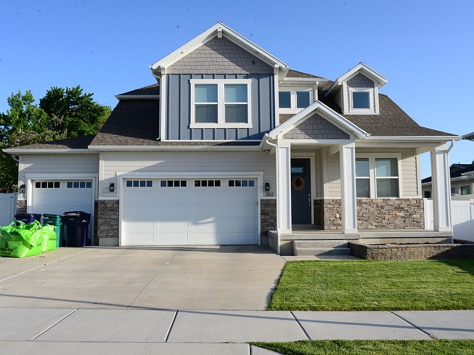 1st image of 352 E Sandy Oaks Dr