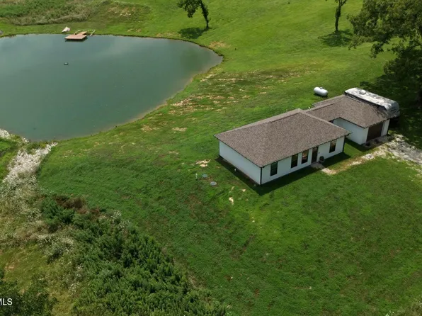 12490 Arrow Wood Dr, Tebbetts, MO 65080