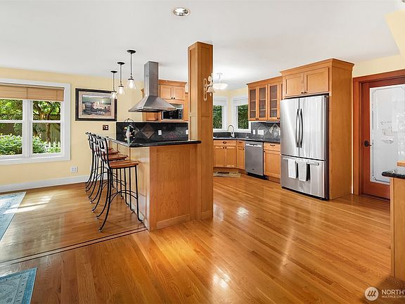 5th image of 7732 195th Street SW