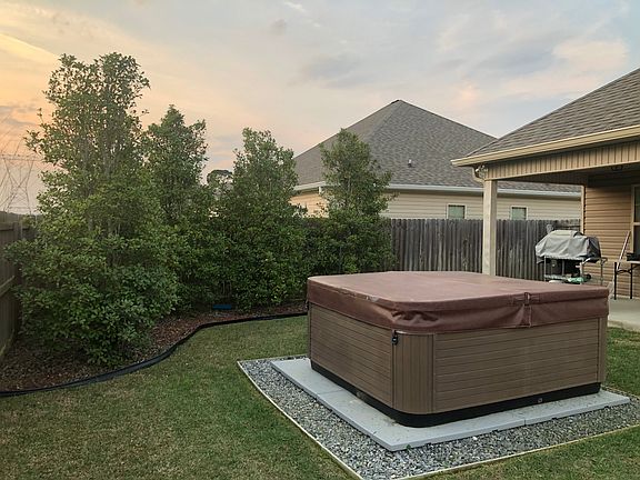 6 Person Hot Tub