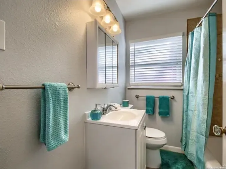 138 Norfolk Pl — Photo 16