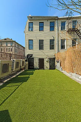 Rented by Friedman Mayer, LREB | media 14