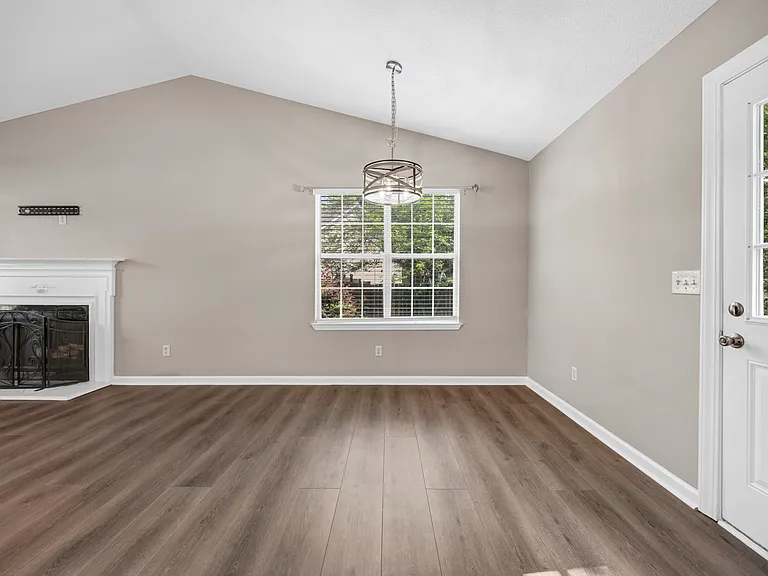 103 Walnut Grove Cir — Photo 32