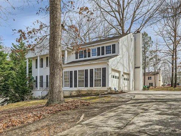 3867 Peachtree Corners Cir, Peachtree Corners, GA 30092