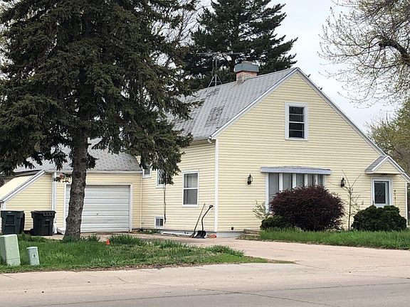3rd image of 902 S Buffalo Bill Ave
